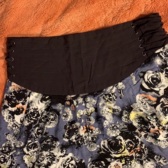 Gentle Fawn floral Skirt SZ 6 - Picture 2 of 8